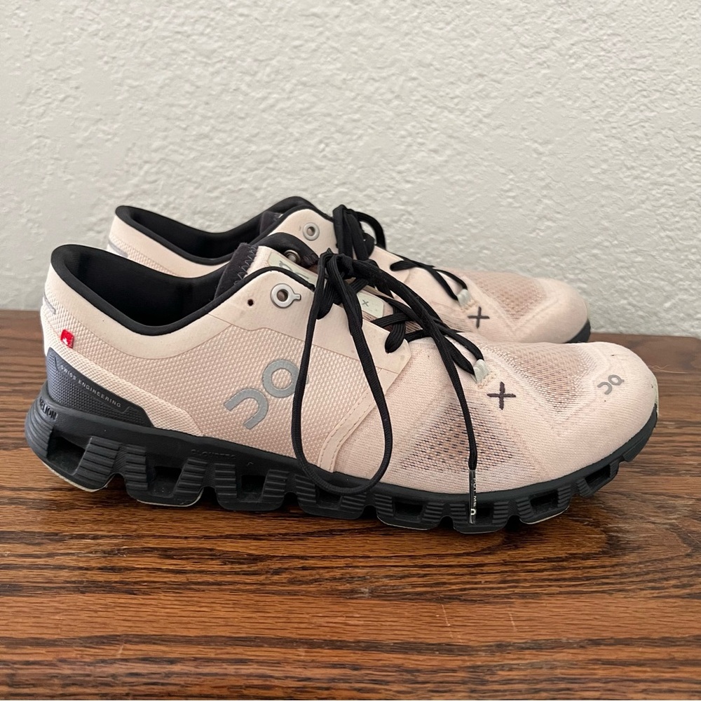 On Running On Cloud X 3 Women's Size 9 Athletic Sneakers - Picture 4 of 9